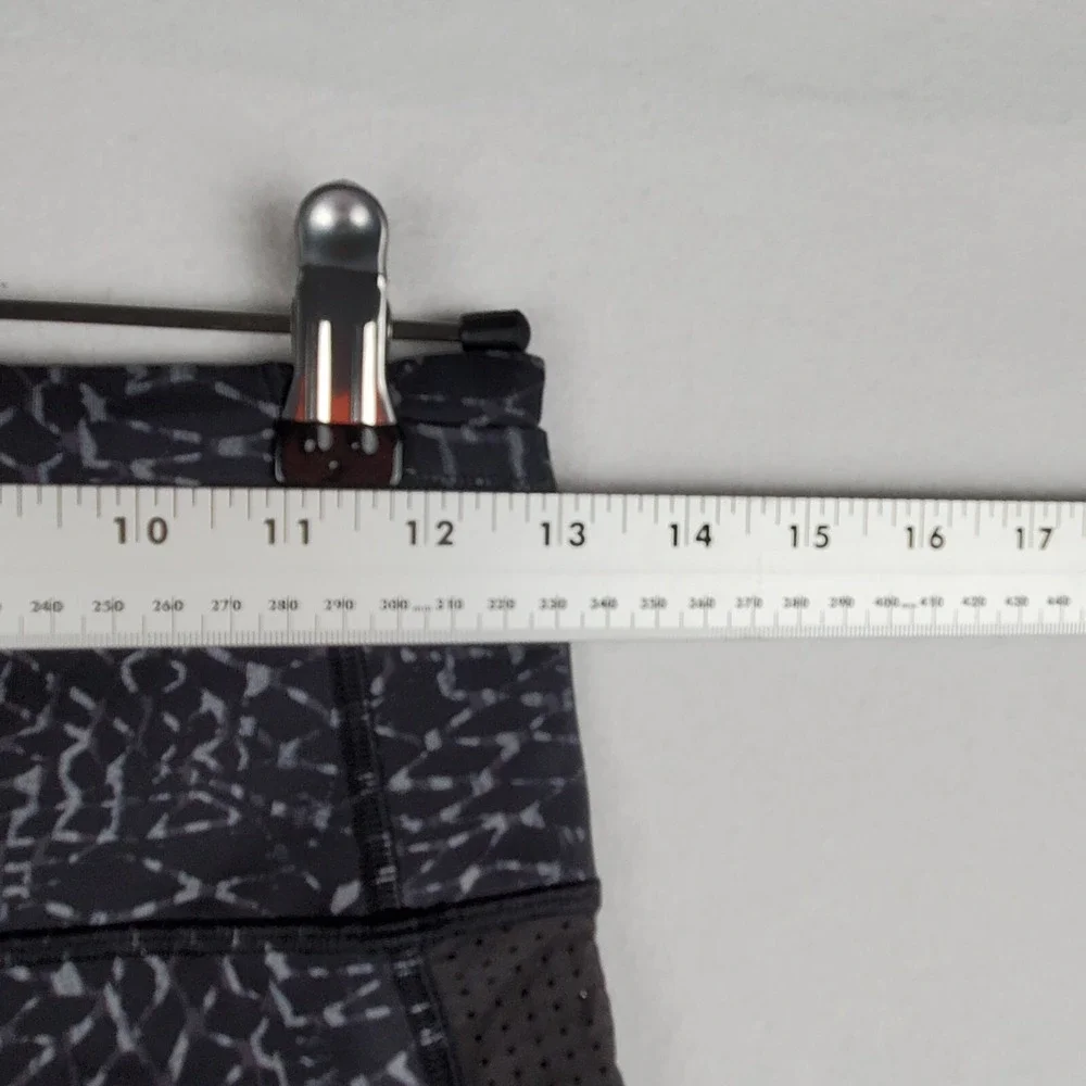 Lululemon Capri Leggings Womens‎ 4 XS Black Snake Criss-Cross Hem Elastic Waist